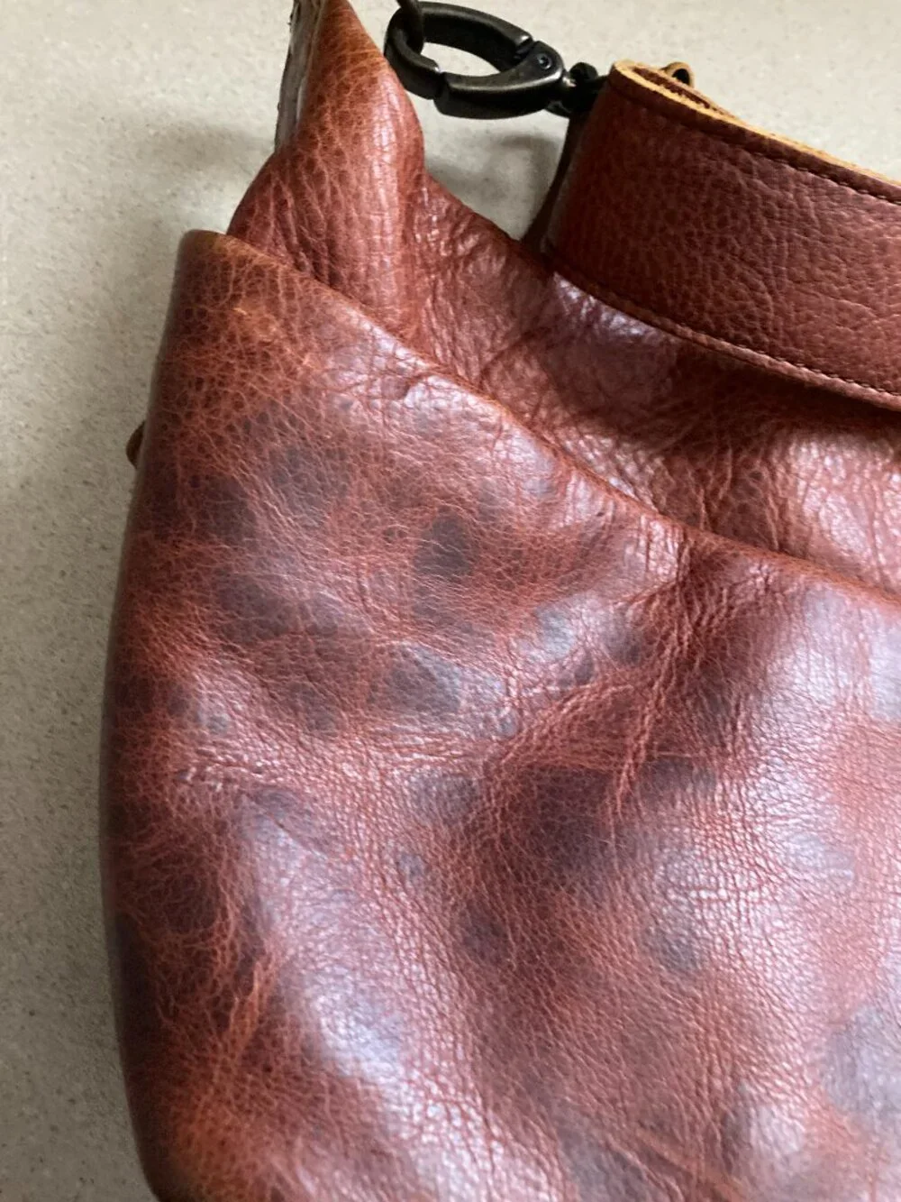 Love 41 Love41 Saddleback Leather London Sling SMALL Bull Dog Tan RARE!!! - Picture 7 of 12
